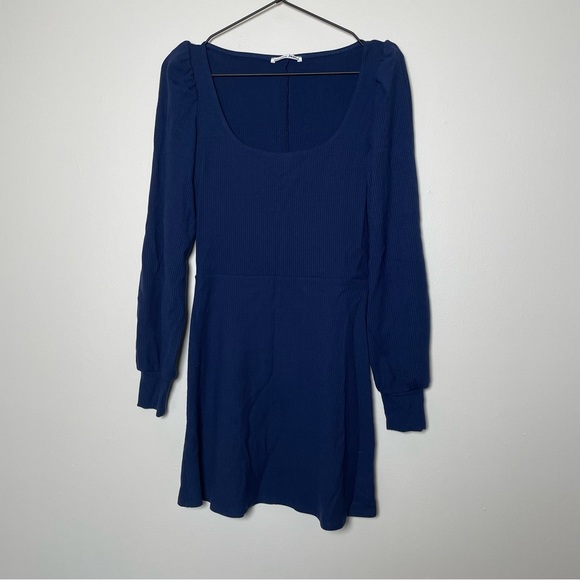 Reformation Linah Dress in Navy Size Medium - Picture 7 of 11